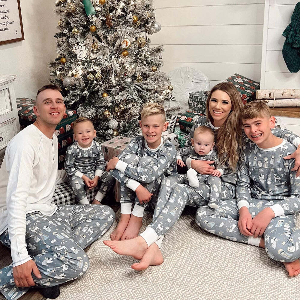 Christmas Jesus Fmalily Matching Pajamas Sets (with Pet's dog clothes)