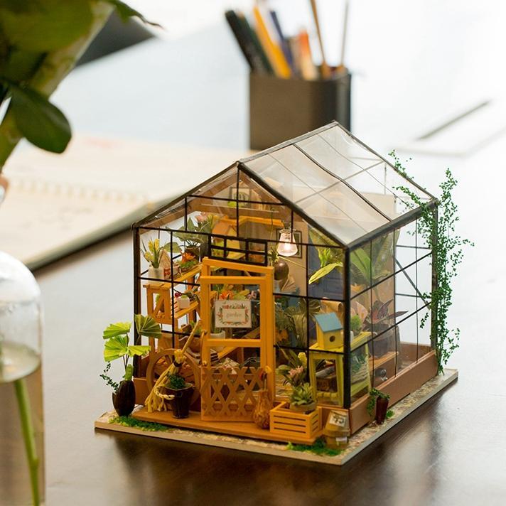 Rolife DIY Miniature House - Cathy's Flower House DG104
