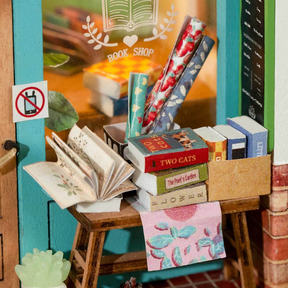 Rolife DIY Miniature Dollhouse - Free Time Bookshop DS008