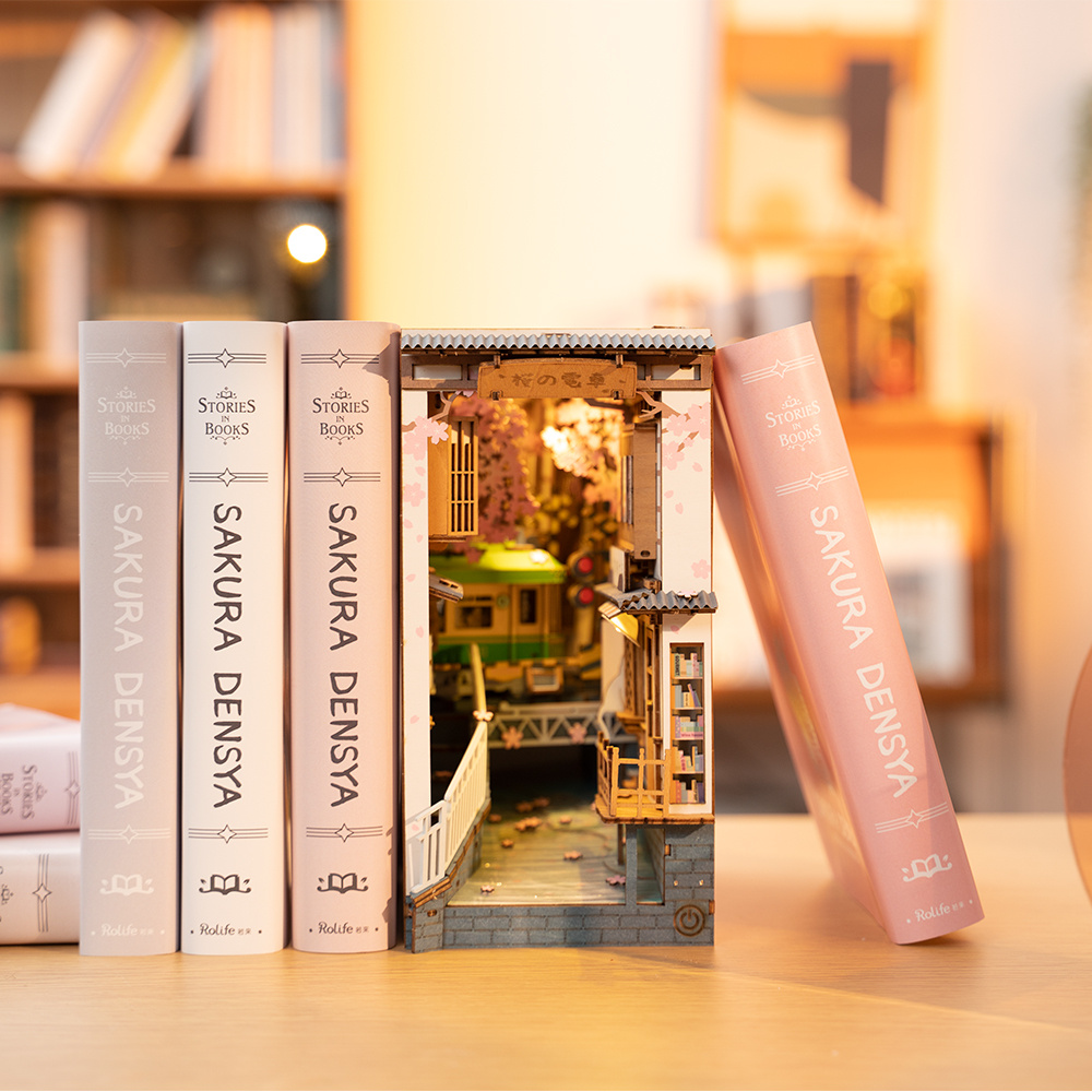 Rolife Book Nook Shelf Insert - Sakura Densya TGB01