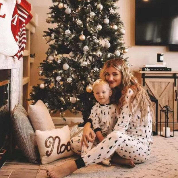 Comfortable Holiday Family Matching Pajamas Set