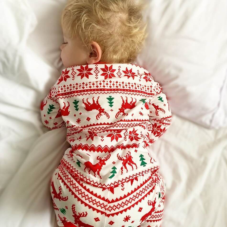 Christmas Reindeer and Snowflake Patterned Family Matching Pajamas Set